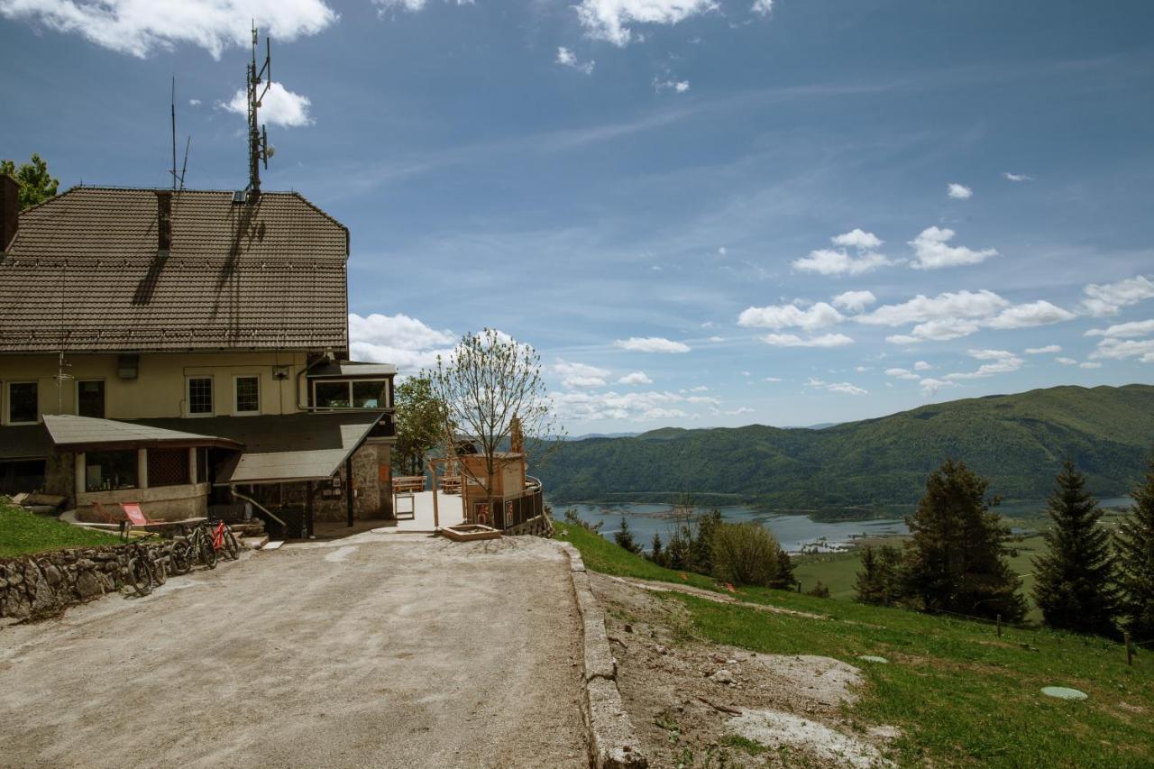 Dom Na Slivnici Bed and Breakfast Cerknica Exteriör bild